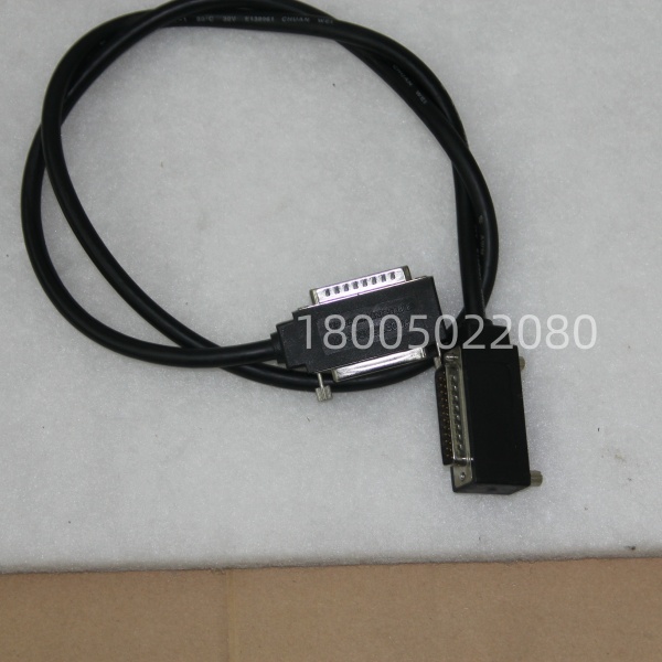 GE IC693CBL300 编程电缆(RS-232 to CPU接口)